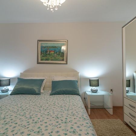 Apartments Maria Trogir Exterior photo